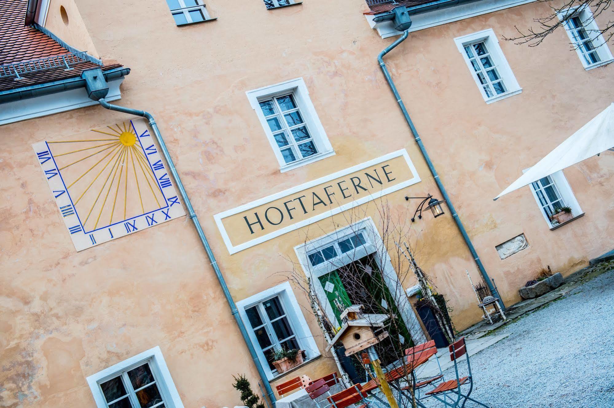 Hotel Schloss Neuburg - Hoftaferne Neuburg am Inn Esterno foto